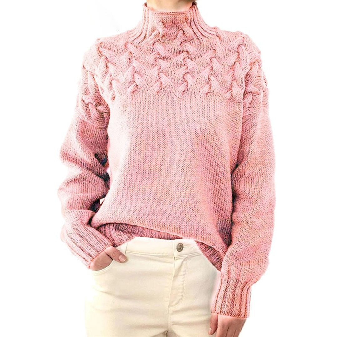 Zachte gebreide vrouwentrui met hoge col. Essentieel voor herfstmode en comfortabele winterkleding.