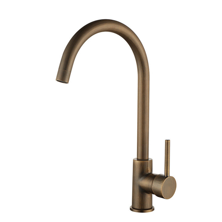 Antieke goudkleurige messing keukenkraan met enkele hendel. Draaibaar, waterbesparend en luxe design voor elke keuken.