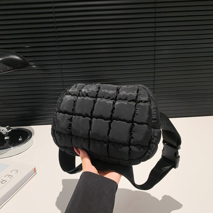 Waterafstotende nylon puffer tas voor vrouwen, een veelzijdige en lichtgewicht crossbody accessoire.