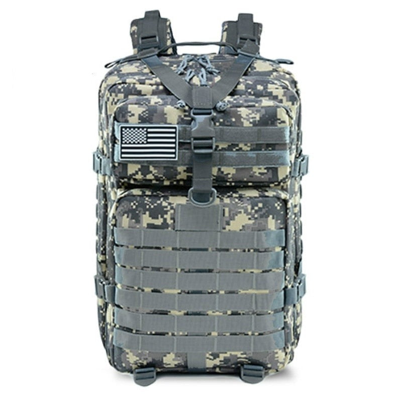 Zwarte 50 liter heren rugzak, robuust en waterafstotend, perfect voor elk outdoor avontuur.
