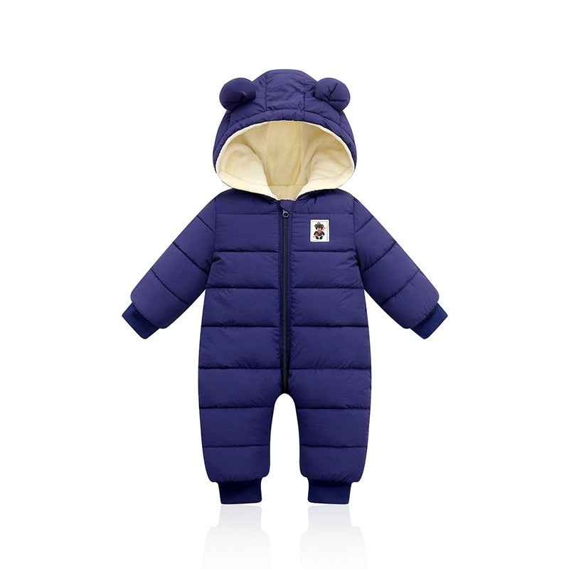 Comfortabel baby speelpak met capuchon en oortjes, houdt kleintjes knus en warm.