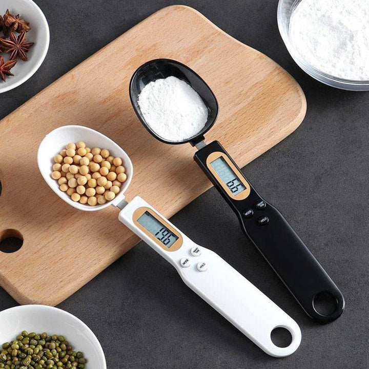 Voor exacte metingen: digitale lepelweegschaal voor bakken en koken van ingrediënten.