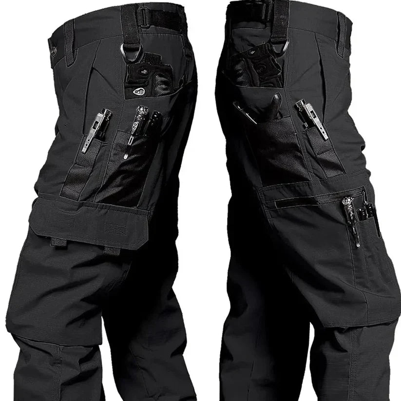 Comfortabele heren cargobroek, veelzijdig voor dagelijks casual gebruik of als functionele legerbroek met zakken.