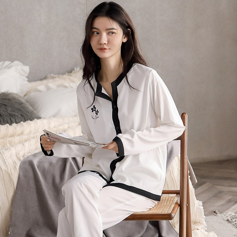 ElegantPyjama™ voor dames, een unieke combinatie van comfort en verfijnde stijl.