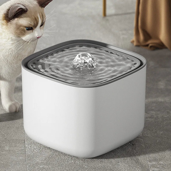 Fris water dispenser 3L, SANDSBERGORIGINALS. Automatisch en ultra-stil, voor gezonde hydratatie van huisdieren.
