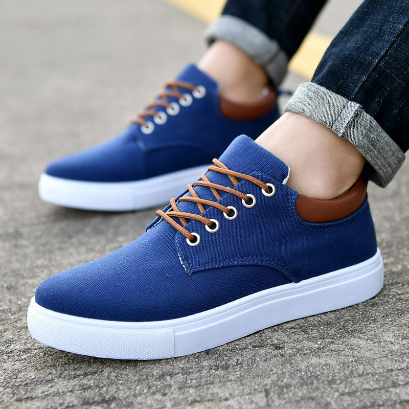 Casual herenschoenen, lage sneakers met veters voor een moeiteloze, sportieve look.