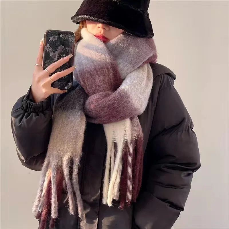 Warme dames winter sjaal van zacht wol; dikke, comfortabele en stijlvolle accessoire.