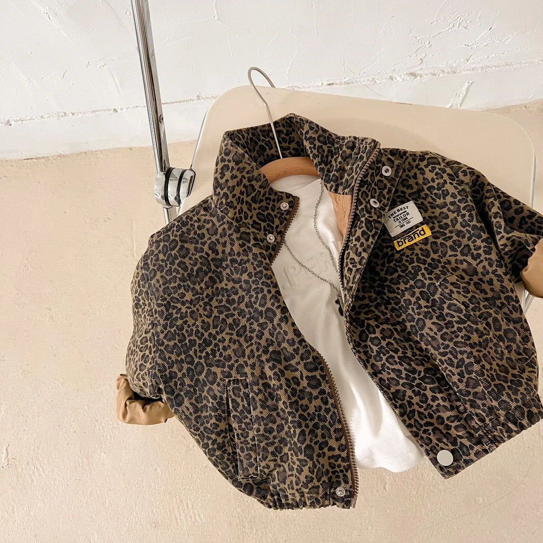 Comfortabele gewatteerde kinderjas; perfecte warme bovenkleding voor koudere dagen voor elk kind.