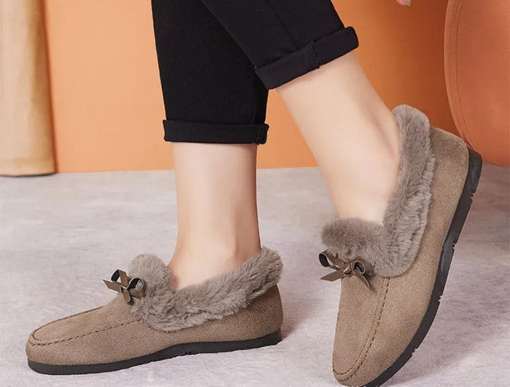 Bordeaux dames sloffen, warm en comfortabel, perfect voor koude winterdagen thuis.