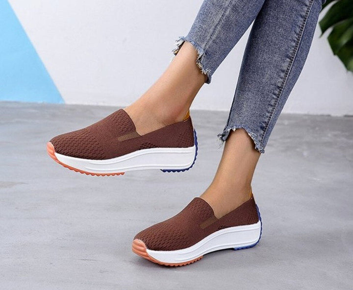 Moderne dames comfort schoenen, orthopedisch ontworpen voor dagelijks gebruik en voetpijn verlichting.