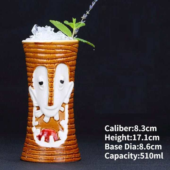 Vrolijke cocktail mok, perfect voor een gezellige borrel.