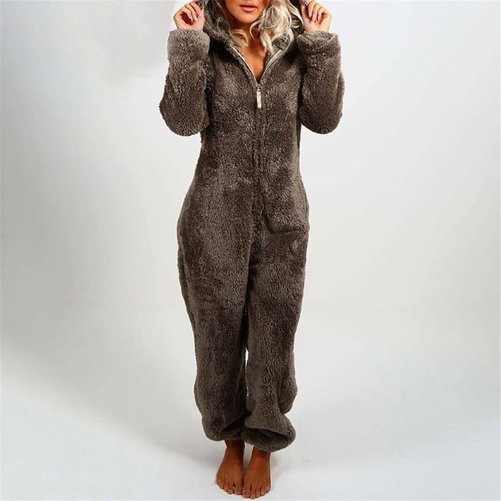 Heerlijk comfortabele dames onesie, gemaakt voor ultieme ontspanning en warmte als stijlvol huispak.