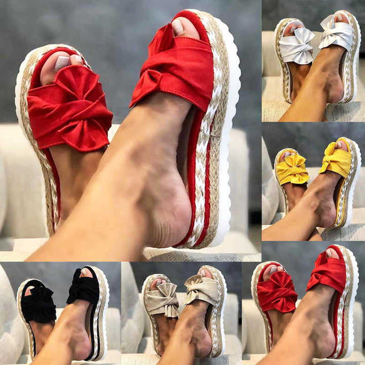 Comfortabele dames sandalen met vlinderdetails, perfecte vakantieschoenen.