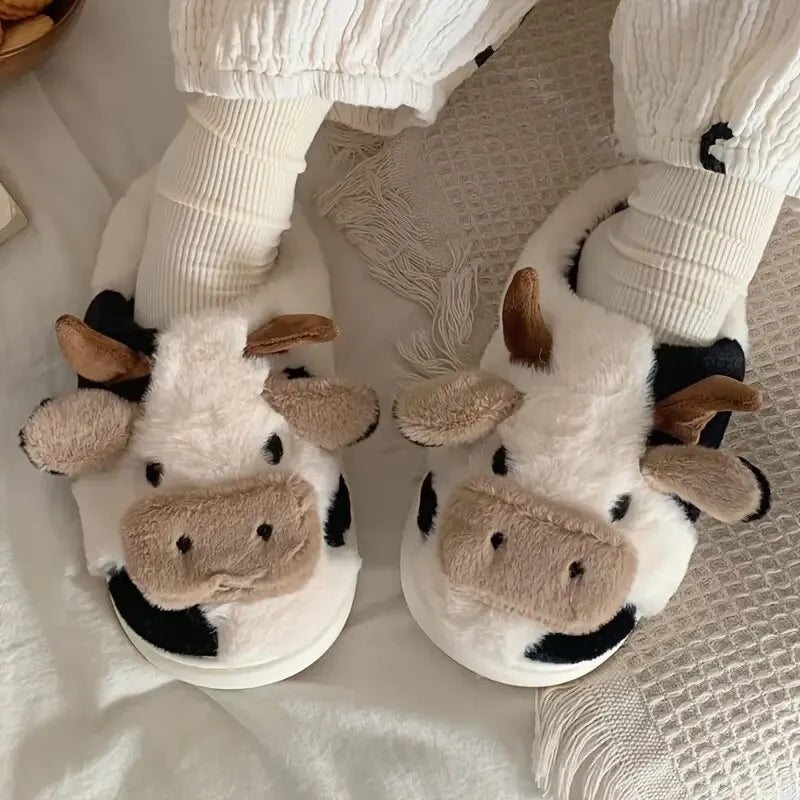 Close-up van de zachte textuur van Jamie dames pantoffels, comfortabele en warme winter huisschoenen.