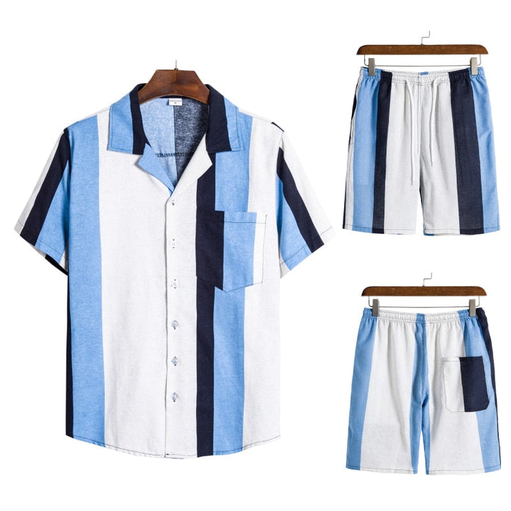 Comfortabele heren zomerset voor vakantie en strand. Deze casual combiset met T-shirt en korte broek is ideaal voor warm weer.