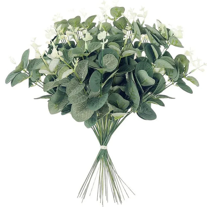 Prachtige combinatie van witte gipskruid en lavendel kunstbloemen, ideaal voor een blijvend bloemstuk of boeket.