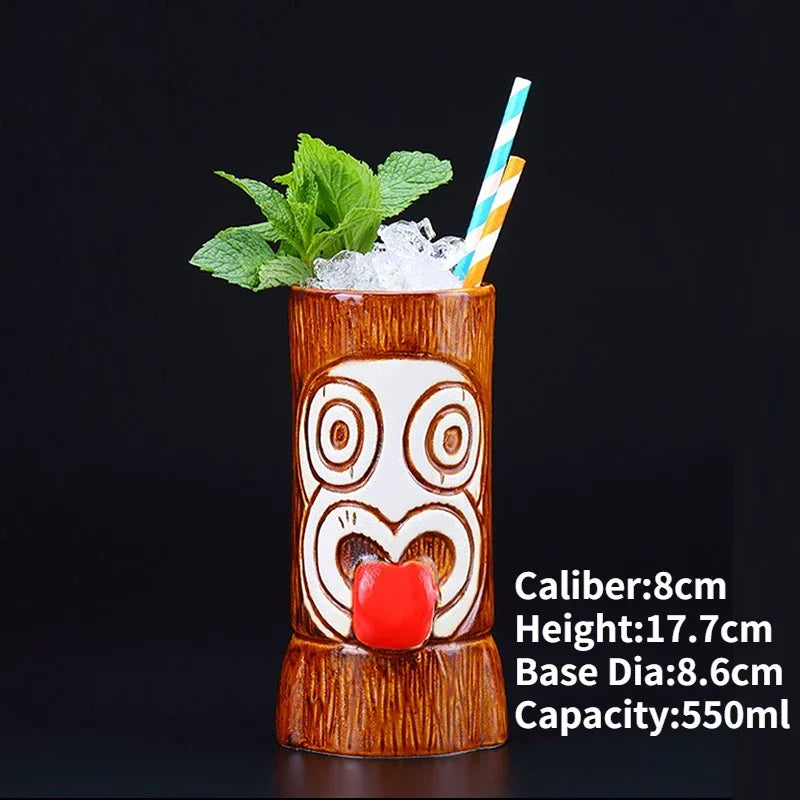 Handgemaakte vrolijke mok, perfect voor cocktails en drankjes.