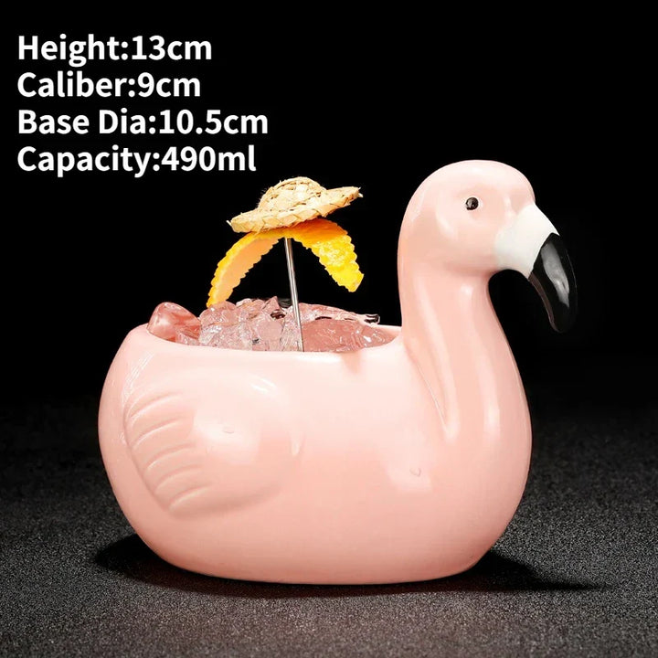 Vrolijke cocktail mok, keramisch handgemaakt, met speels design.