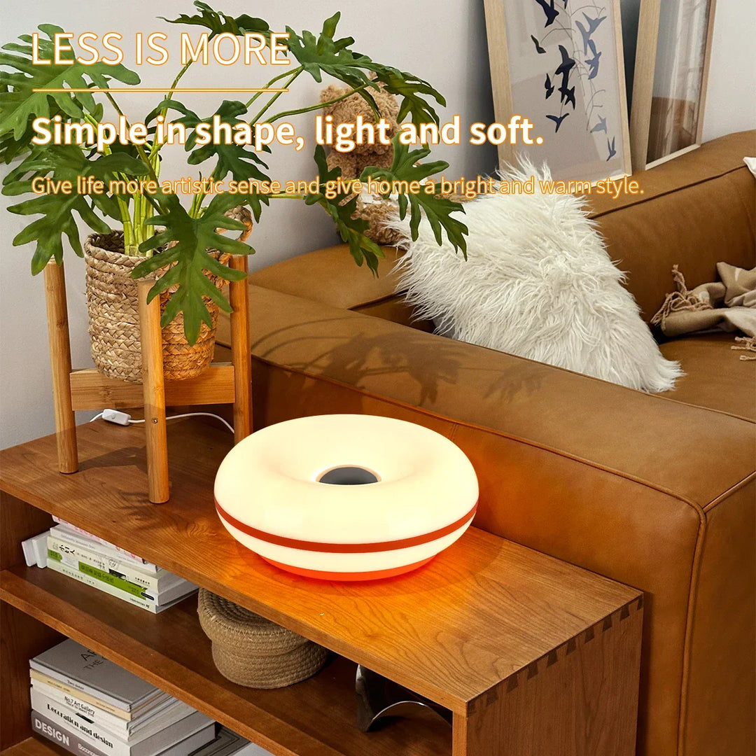 Stijlvolle AURORA GLO decoratieve LED sfeerlamp in modern interieur; warm en functioneel licht.