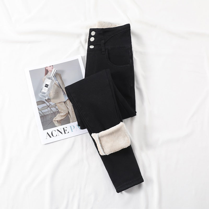 Warme dames thermobroek met comfortabele stretch, perfect voor koude winterdagen.