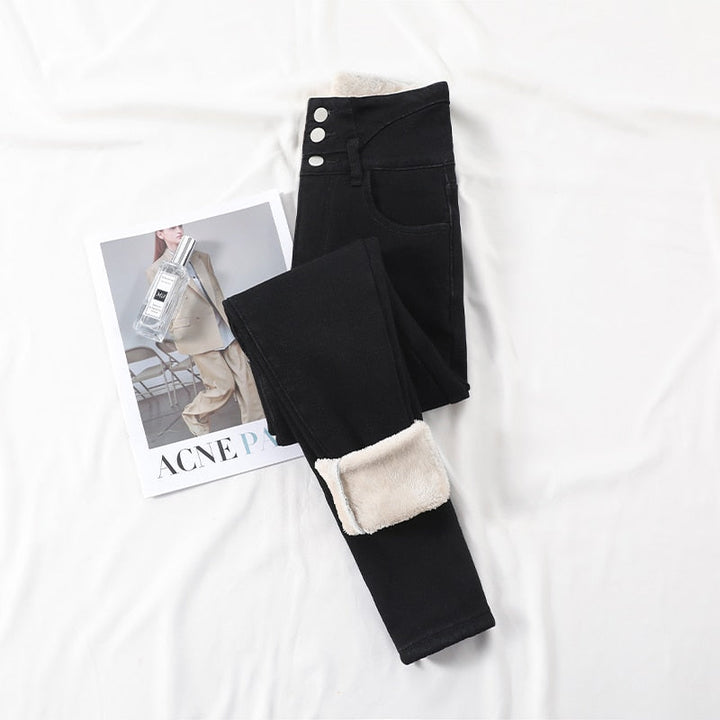 Warme dames thermobroek met comfortabele stretch, perfect voor koude winterdagen.