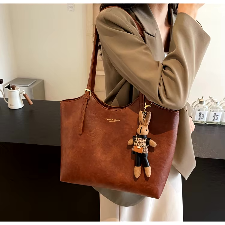 Vintage look vegan leren schoudertas voor dames, een elegante en duurzame handtas die bij elke outfit past.