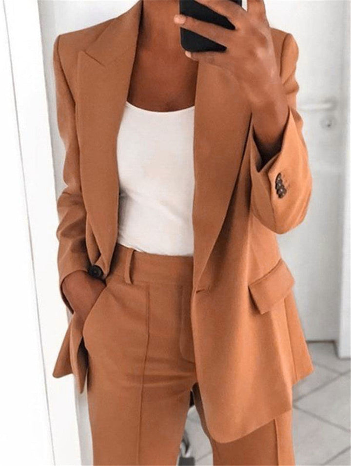 Damesblazer met elegante pasvorm, perfect voor elke gelegenheid; veelzijdige mode.