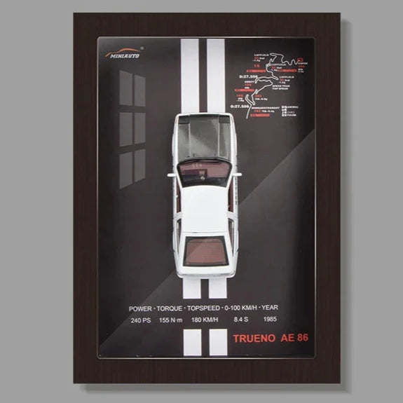 Opvallend 3D automodel in designer lijst, dynamische kunst voor muurdecoratie en autoliefhebbers.