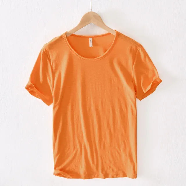 Retro slim-fit heren T-shirt met een coole ruwe rand, voor een casual maar verzorgde look.