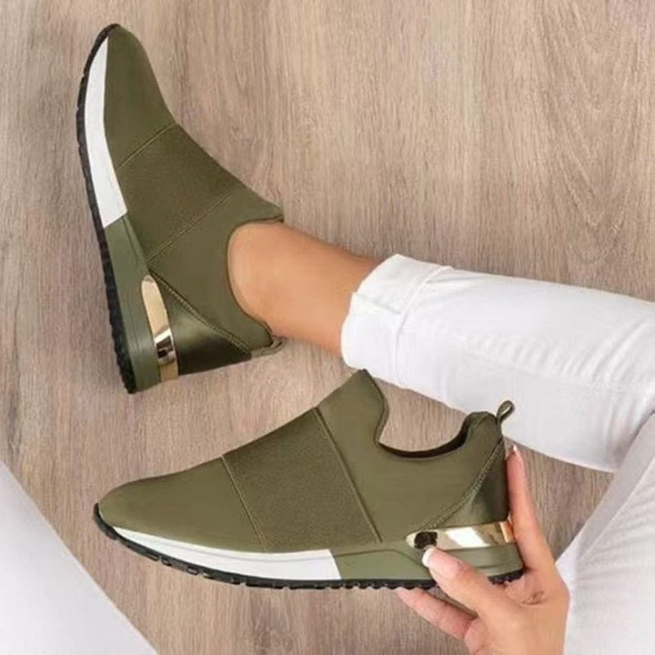 Stijlvolle roze dames sneakers met ademend design. Ideaal als casual schoenen voor lente en zomer.