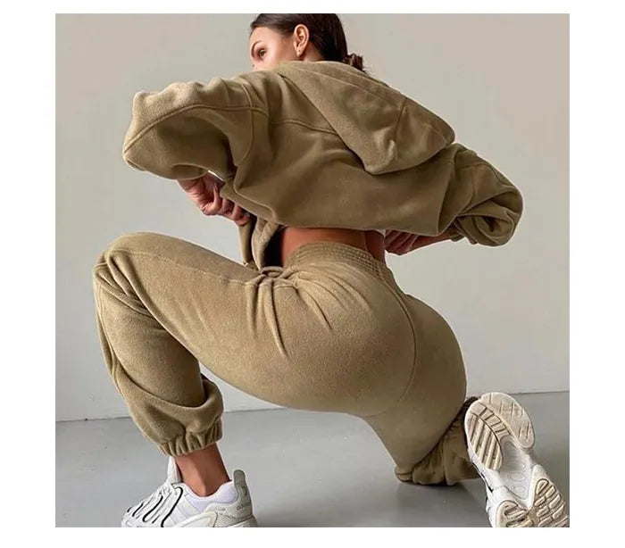 Ultiem comfortabel dames trainingspak Olivia van luxe velours. Modieus, oversized en perfect als huispak.