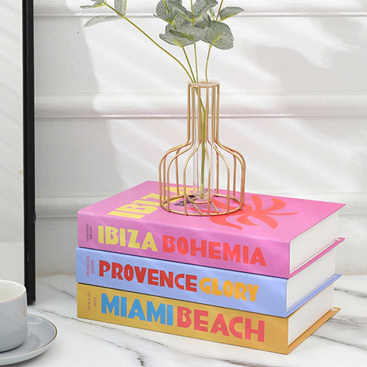 Stijlvolle decoratie boekenset voor moderne woonkamer, perfect voor interieurstyling en sfeervolle thuisdecoratie.