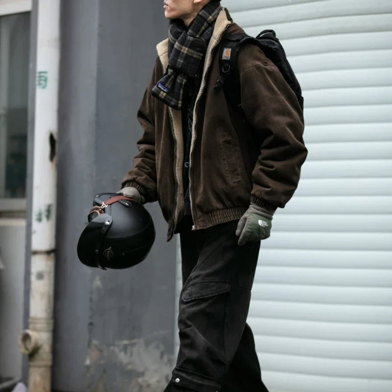 Losse pasvorm vintage heren winterjack, perfect voor streetwear. Warme, gewatteerde unisex jas voor wintermode.