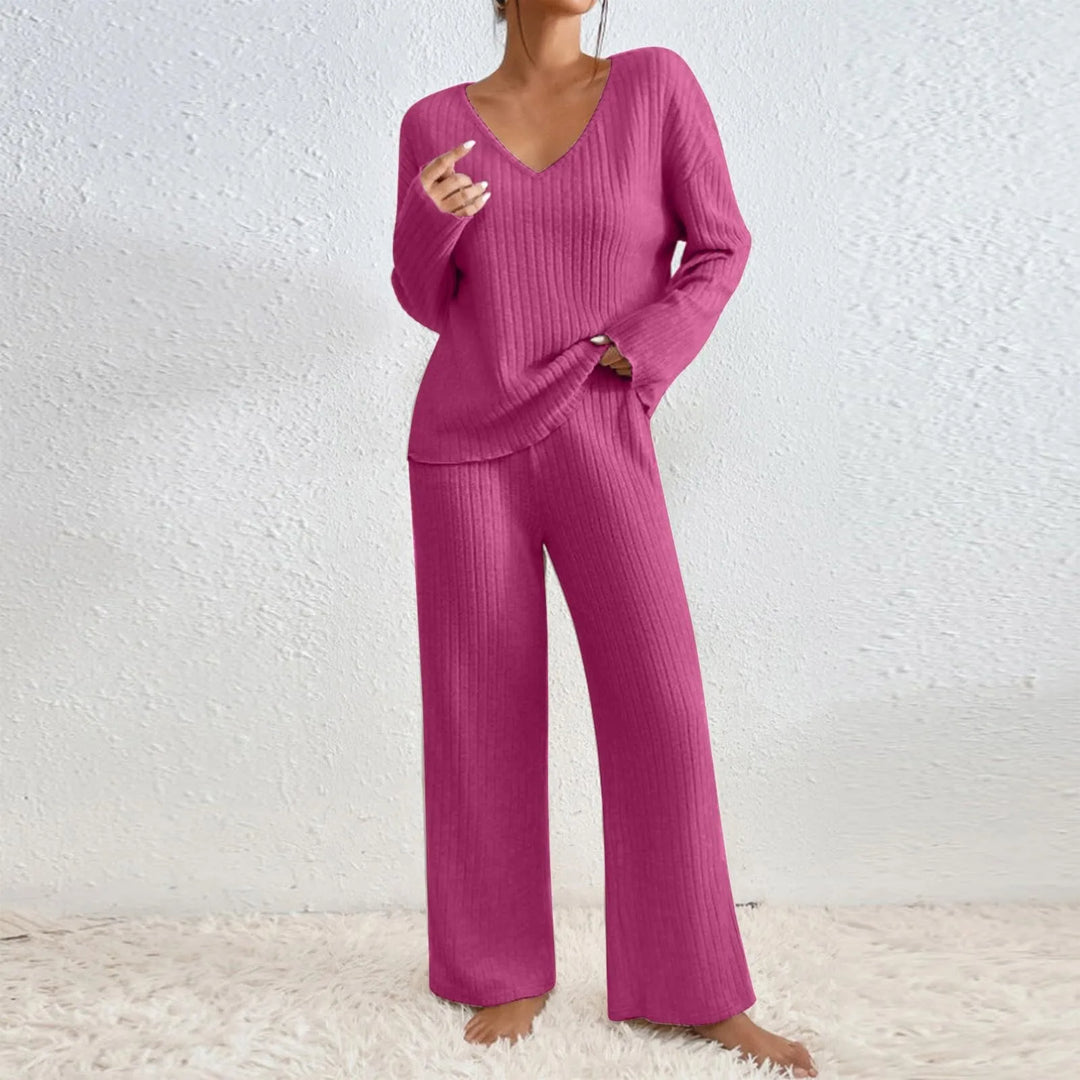 Stijlvol gebreid dames thuispak, tweedelige set voor relaxte momenten.
