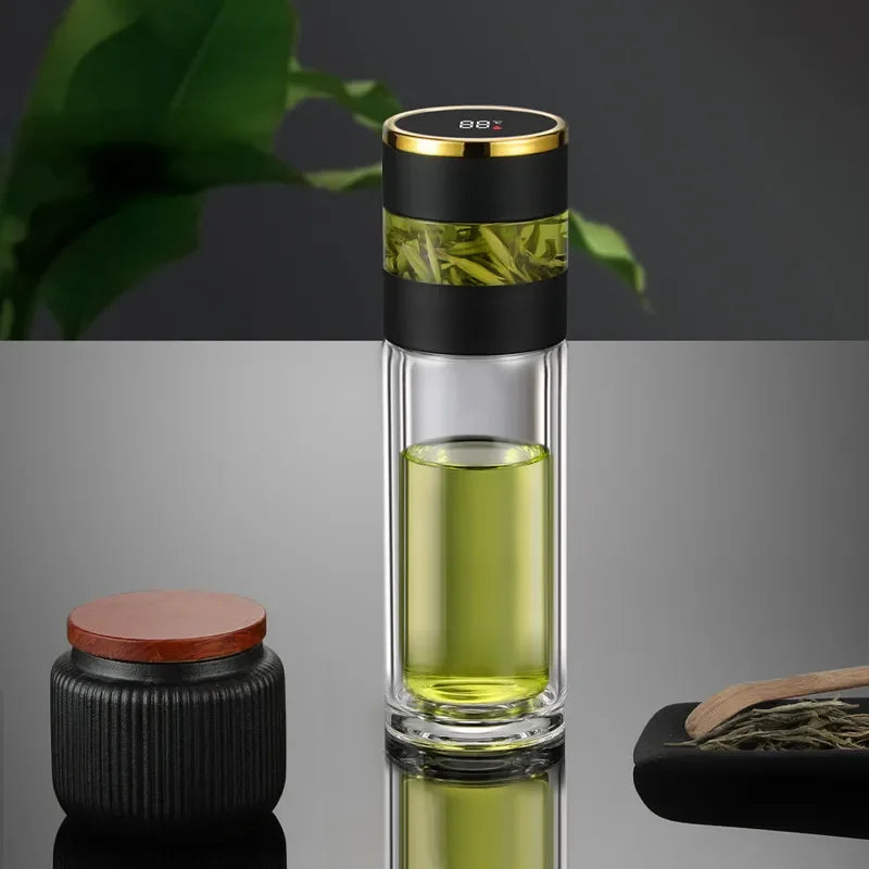 Multifunctionele isolerende waterfles 450 ml met LED temp. indicator, theefilter en dubbelwandig roestvrij staal.