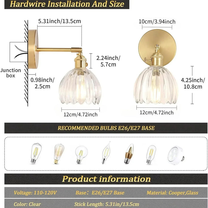 Glazen wandlamp met tulp design, gouden details, voor een unieke retro uitstraling.