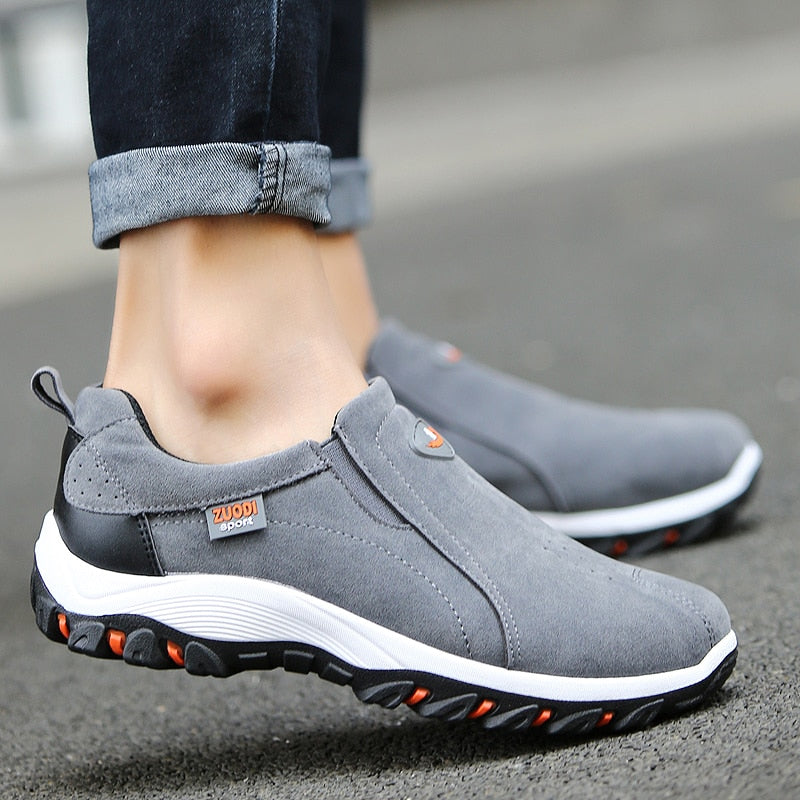 Heren outdoor wandelschoenen, comfortabel en stevig voor wandelen en hiking avonturen.