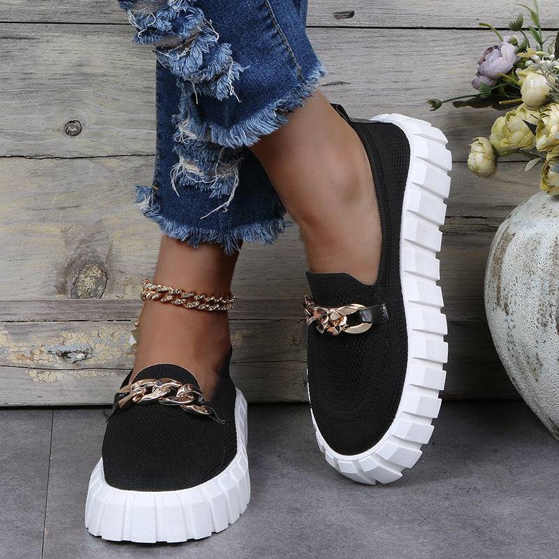 Zwarte ademende dames instappers voor comfort. Casual slip-on zomerschoenen met luchtig mesh en platte zool.