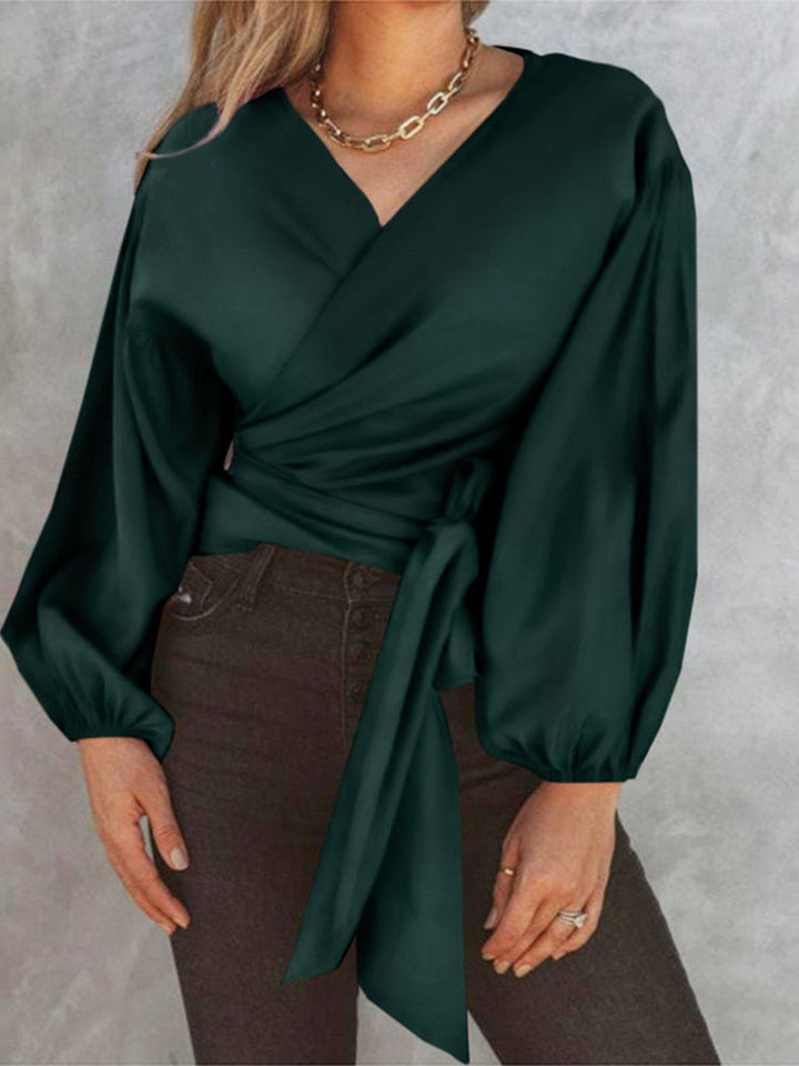 Chique dameskleding: Rozemarijns blouse, stijlvol en elegant. Een comfortabele top voor zowel casual als formele outfits.