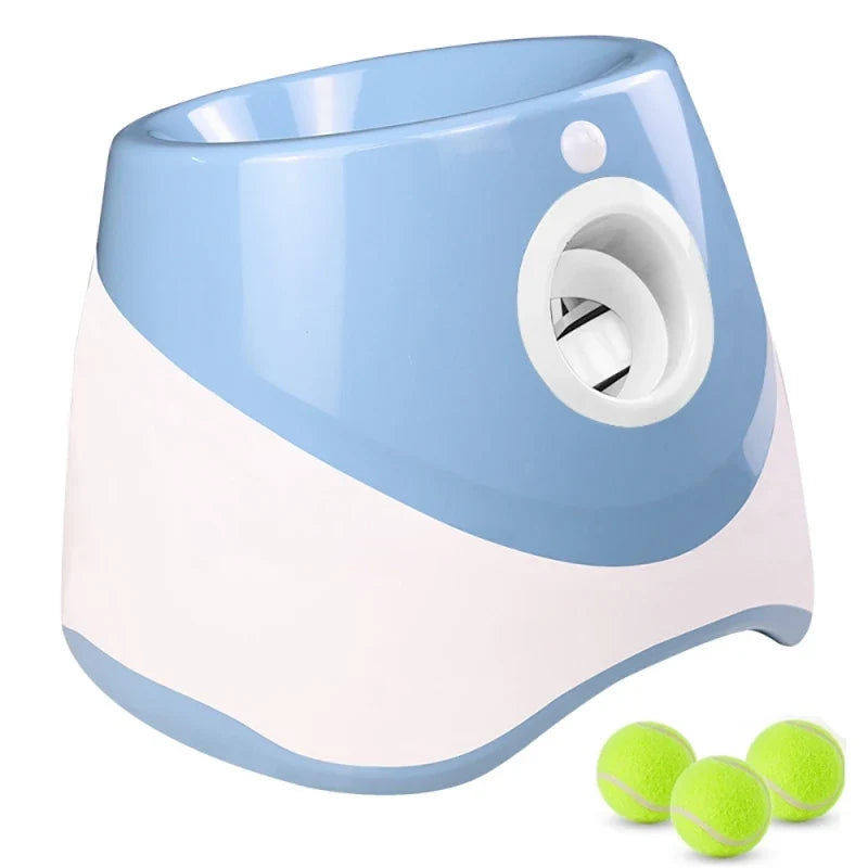 Detail van de FetchPro oplaadbare ballenwerper, klaar om ballen te lanceren voor speelplezier en training.