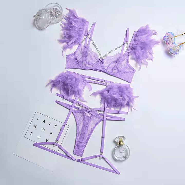 Sexy Mirella set met focus op de jarretelgordel. Dameslingerie met unieke details.