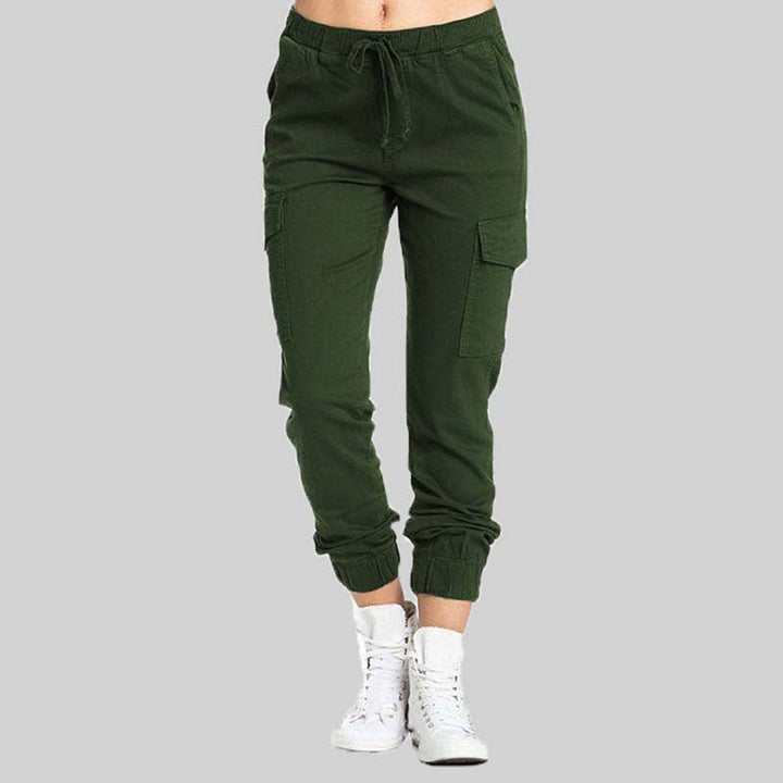 Dagelijkse mode: Dames cargo broek Nova, comfortabel en stijlvol voor elke gelegenheid.