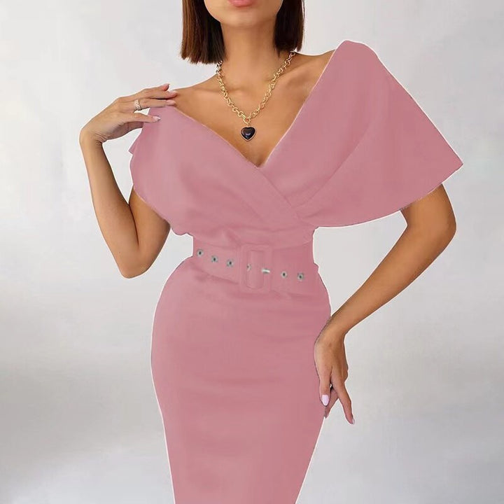 Mooie blauwe damesjurk, de veelzijdige ShellysDress. Ideaal voor zowel casual als feestelijke outfits.