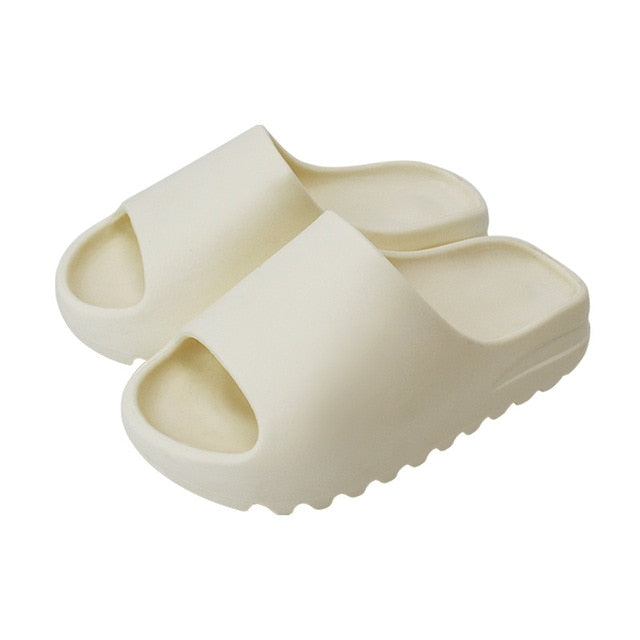 Lichtgewicht unisex instapslippers; de perfecte casual zomerslippers voor comfort op strand, zwembad of thuis.