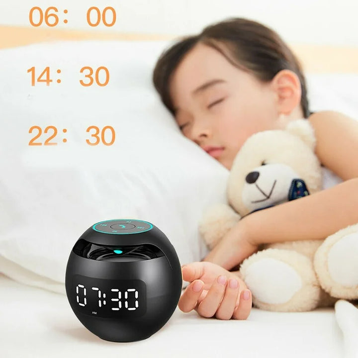 Elegante digitale LED tafelklok met Bluetooth speaker en nachtlampje; een functioneel cadeau of huisdecoratie.