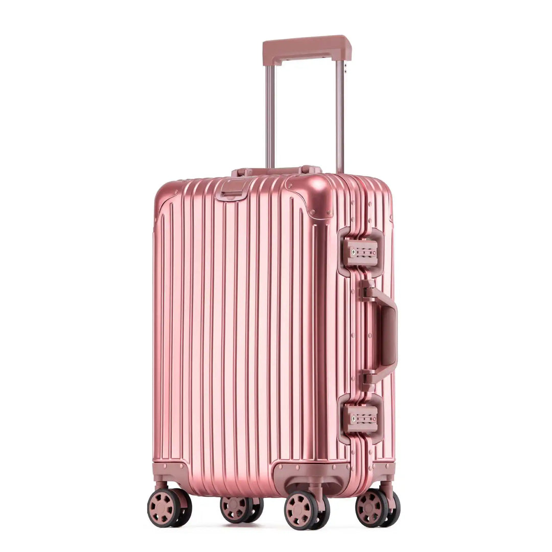 Zijaanzicht van de elegante Tirana aluminium-magnesium reiskoffer, strak en functioneel design.