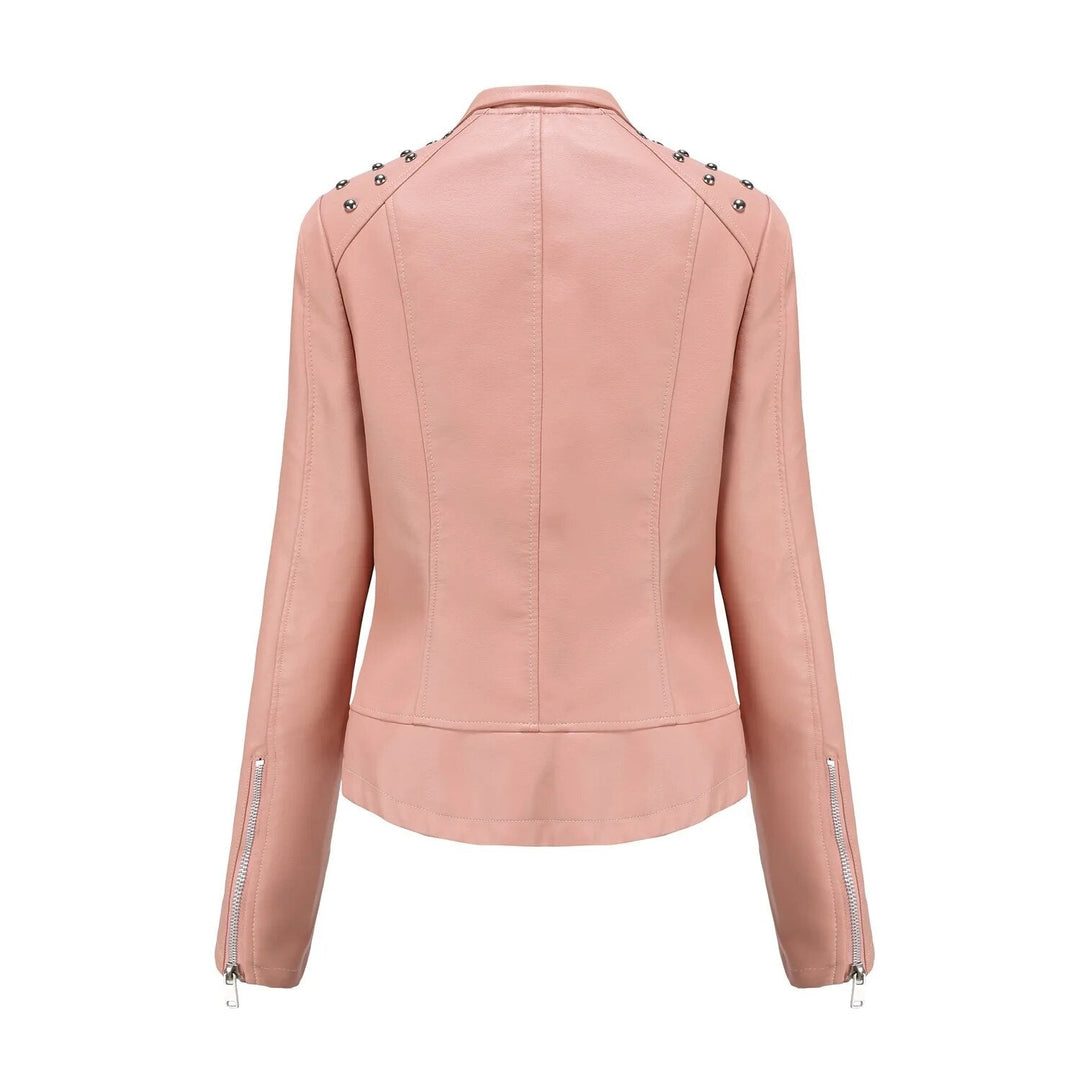 Modieuze damesjas met studs voor elk seizoen, voegt flair toe aan je kleding.