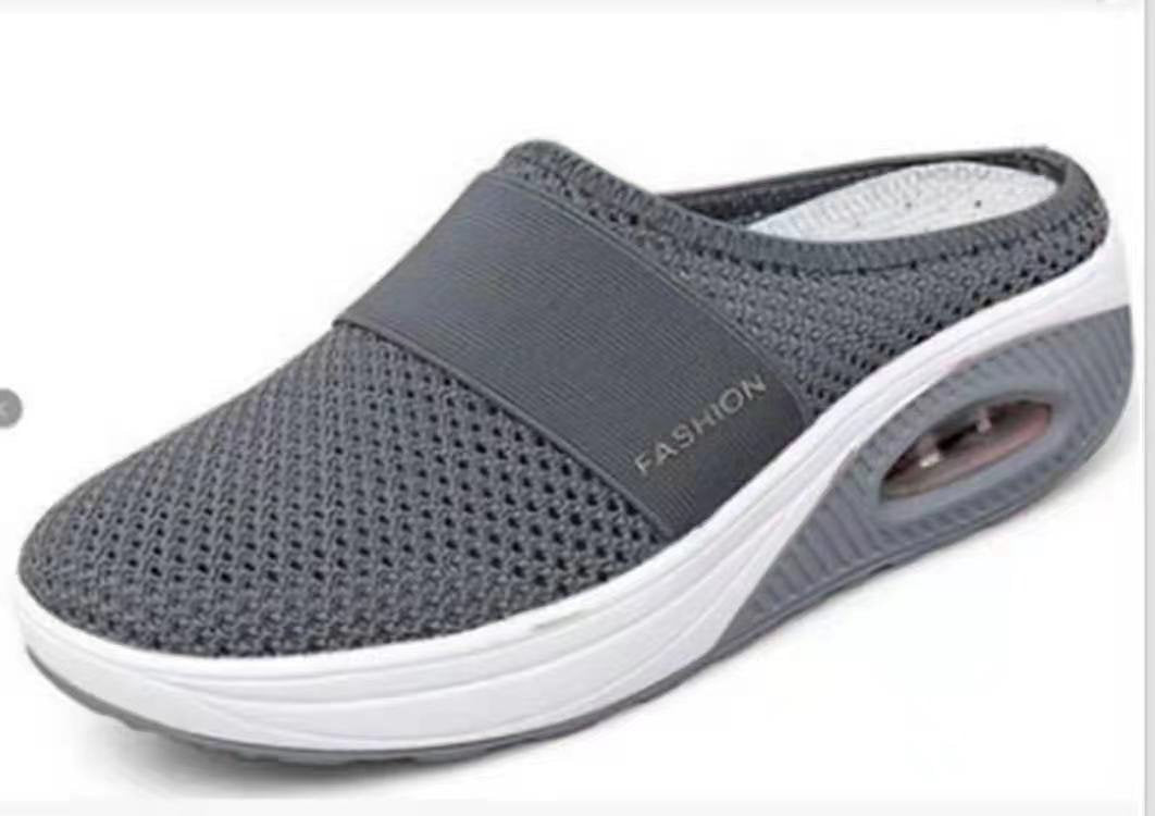 Comfortabele dames sandalen met stevige retro hak. Stijlvolle zomerschoenen voor elke gelegenheid.
