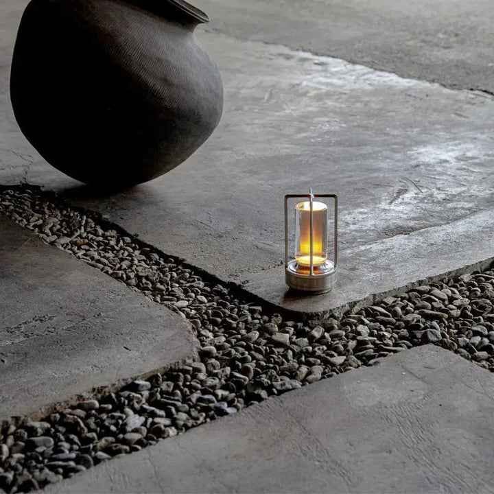 Dimbare vintage tafellamp. Flexibel draadloos design voor elke plek in uw interieur.
