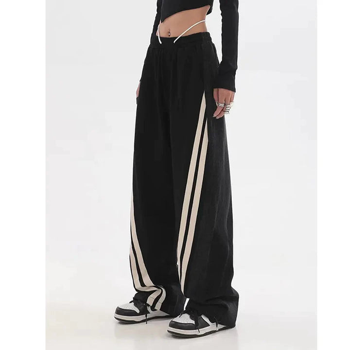Trendy Lina dames jogger met hoge taille, perfect voor een casual streetwear look.